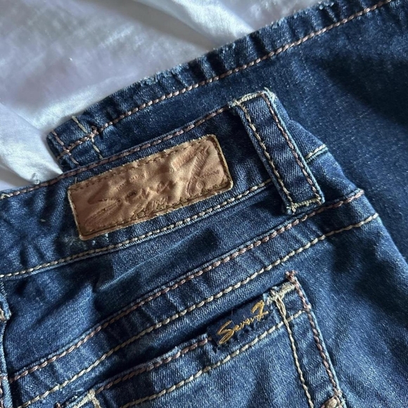 Women's Jeans - Picture 4 of 6